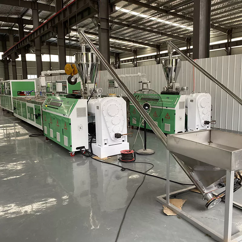 Điều gì làm cho thiết bị định hình nhựa trở thành tương lai của sản xuất ép đùn chính xác?